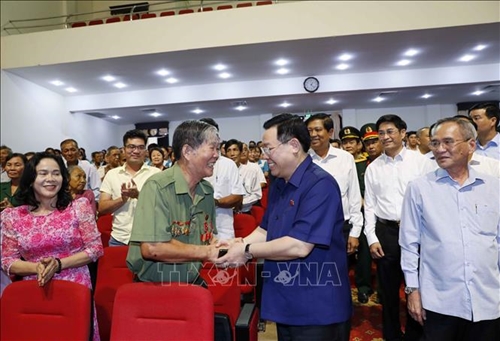 Chủ tịch Quốc hội Vương Đình Huệ thăm và chúc Tết tại tỉnh Bạc Liêu