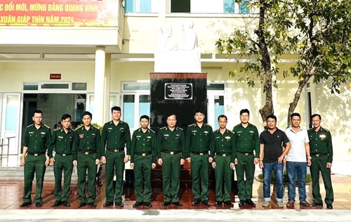 Đà Nẵng Khánh thành tượng đài “Bác Hồ với chiến sĩ Biên phòng”