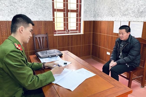 Lạng Sơn Khởi tố 01 lái xe về tội chống người thi hành công vụ