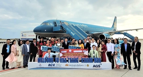 Vietnam Airlines cùng các tỉnh thành tổ chức chuyến bay “xông đất” năm Giáp Thìn