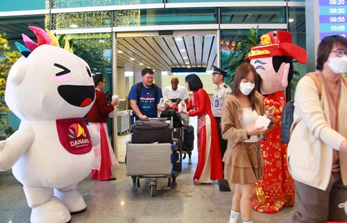 Đà Nẵng đón những du khách đầu tiên dịp Tết Nguyên đán Giáp Thìn 2024