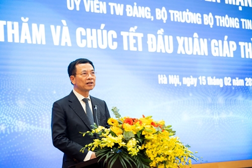 Bộ trưởng Nguyễn Mạnh Hùng gửi gắm niềm tin vào Tập đoàn FPT trong năm mới