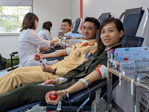 Hơn 1 600 người hiến máu, hiến tiểu cầu trong kỳ nghỉ Tết