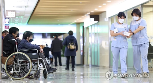 Hơn 9 000 bác sỹ thực tập đồng loạt nghỉ làm tại các bệnh viện ở Hàn Quốc