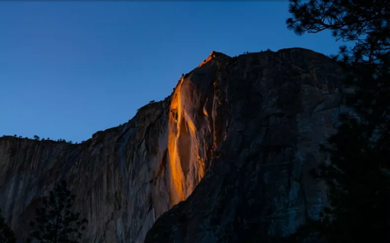 “Thác lửa” ở công viên Yosemite Mỹ