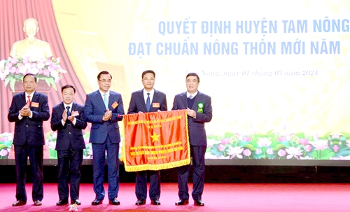 Phú Thọ Tam Nông đón nhận huyện đạt chuẩn nông thôn mới