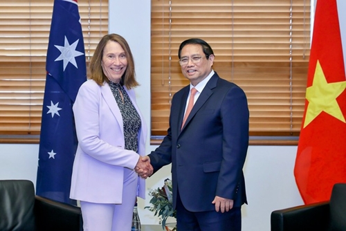 Thủ tướng hội kiến với Chủ tịch Thượng viện Australia Sue Lines