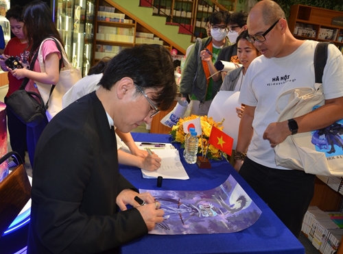 Huyền thoại manga Nhật Bản Akira Ito giới thiệu Dragon on Hat tới người hâm mộ Việt Nam