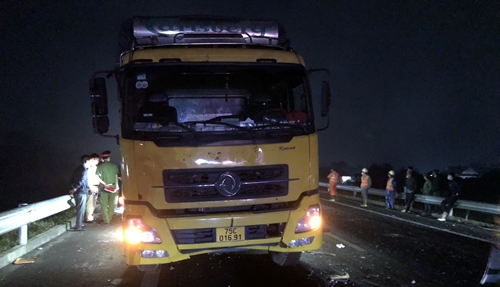 Làm rõ nguyên nhân vụ tai nạn đặc biệt nghiêm trọng trên cao tốc Cam Lộ - La Sơn