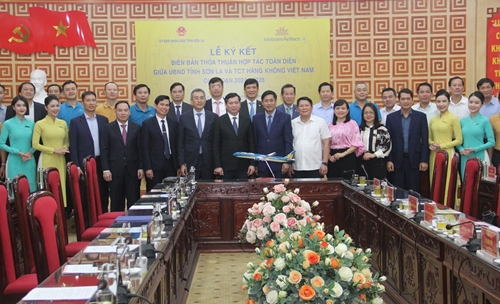 Vietnam Airlines hợp tác toàn diện với tỉnh Sơn La