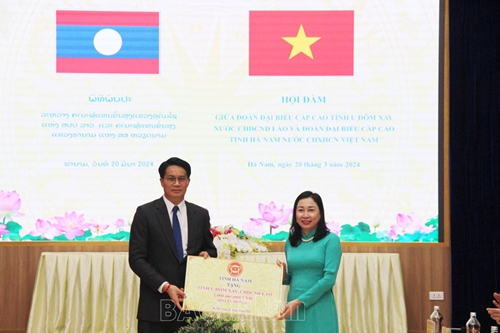 Tăng cường quan hệ hợp tác toàn diện giữa tỉnh Hà Nam và tỉnh U Đôm Xay Lào