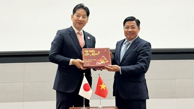 ズオン・ヴァン・タイ州党書記は、日本の多くの企業や法人の幹部らと協力した。