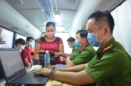 TP Hồ Chí Minh Phấn đấu 100 công dân đủ điều kiện được cấp tài khoản định danh điện tử