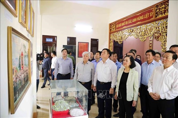 Thường trực Ban Bí thư Trương Thị Mai thăm, làm việc tại tỉnh Điện Biên