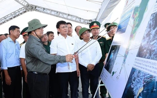Thủ tướng Phạm Minh Chính khảo sát, chỉ đạo giải quyết các vấn đề cấp bách tại Phú Quốc