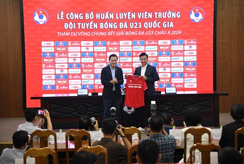 Ông Hoàng Anh Tuấn chính thức làm HLV trưởng đội tuyển U23 Việt Nam