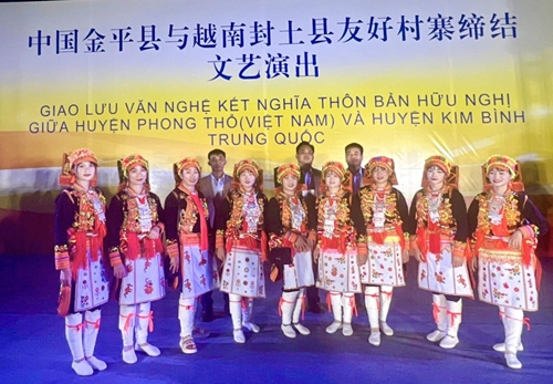 Xây chắc tình hữu nghị giữa nhân dân Việt Nam - Trung Quốc