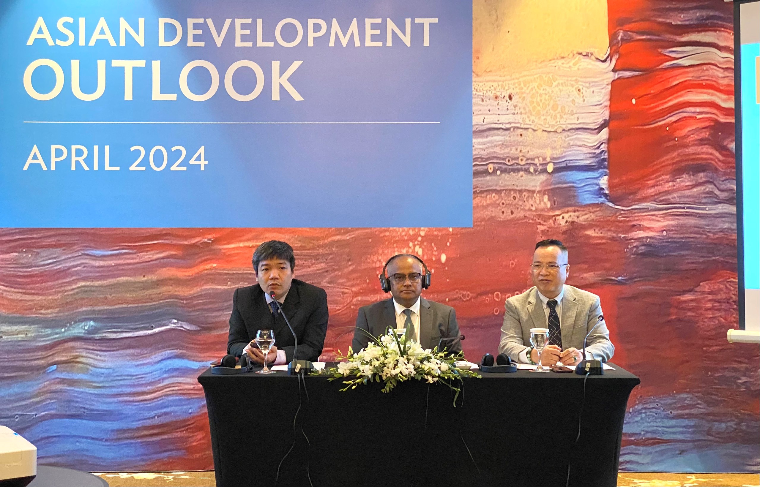 ADB dự báo tăng trưởng của Việt Nam đạt 6,0% trong năm 2024 và 6,2% trong năm 2025