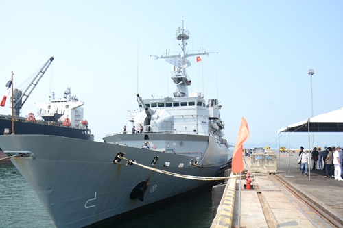 Tàu tuần dương Vendemiaire của Hải quân Pháp thăm thành phố Đà Nẵng