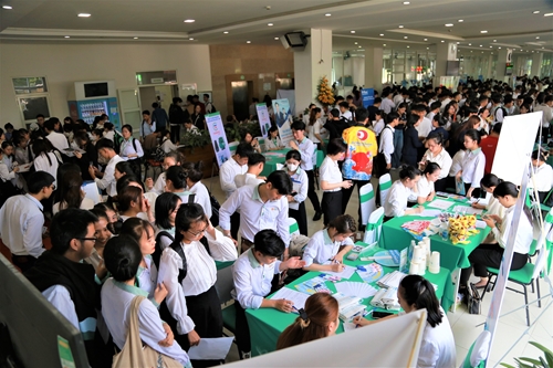 Đà Nẵng Hơn 3 000 lượt phỏng vấn tuyển dụng tại Ngày hội việc làm 2024