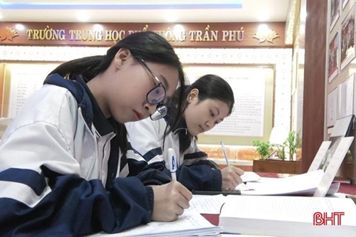 Gần 100 000 học sinh Hà Tĩnh thi tìm hiểu về đồng chí Trần Phú