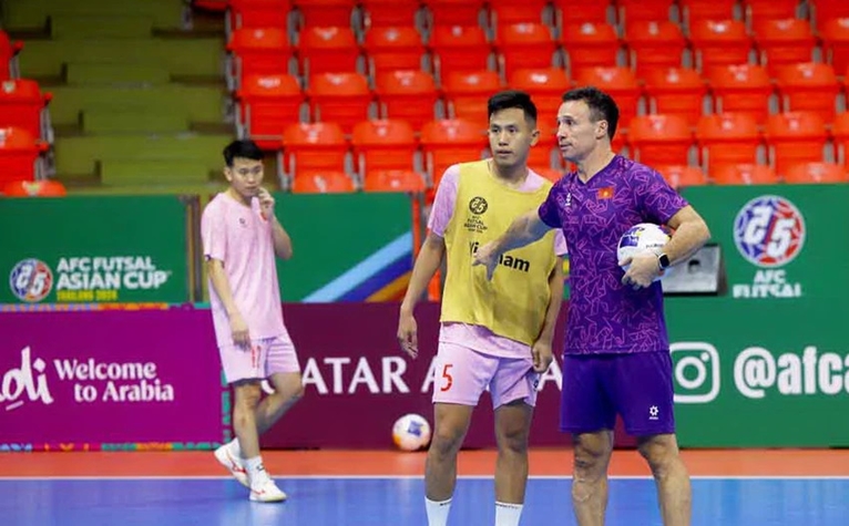 Đội tuyển futsal Việt Nam và chủ nhà Thái Lan nhập cuộc tranh vé World Cup