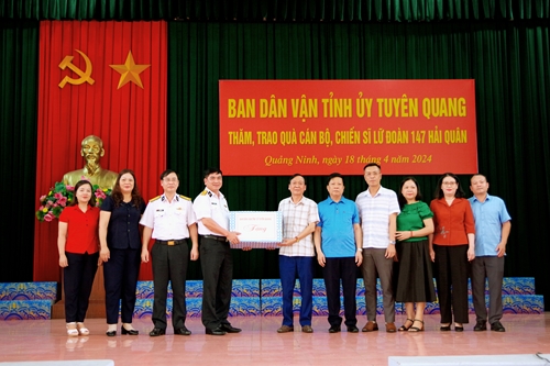 Cấp ủy, chính quyền và nhân dân tỉnh Tuyên Quang luôn hướng về biển, đảo