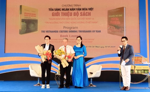 Giới thiệu hai cuốn sách tôn vinh nền văn hiến của dân tộc Việt Nam