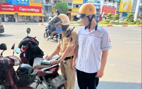 TP Hồ Chí Minh tăng cường xử lý học sinh, sinh viên vi phạm an toàn giao thông