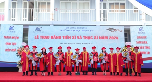 Trường Đại học Điện lực trao bằng tốt nghiệp cho gần 800 tân tiến sĩ, thạc sĩ, kỹ sư và cử nhân