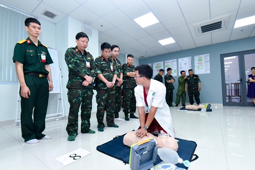 Bệnh viện Quân y 175 tổ chức tập huấn cấp cứu đường không toàn quân