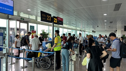 Nghỉ lễ 30 4 - 1 5 Lượng khách qua Cảng hàng không quốc tế Tân Sơn Nhất sẽ tăng cao