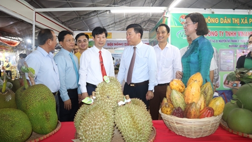 400 gian hàng tham gia Hội chợ trái cây và hàng nông sản tỉnh Bình Phước
