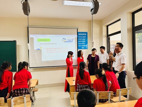 Lào Cai chia sẻ, học hỏi kinh nghiệm trong công tác chuyển đổi số giáo dục tại Hà Nội