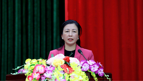 Đồng chí Lê Thị Thu Hồng điều hành hoạt động của Tỉnh ủy Bắc Giang