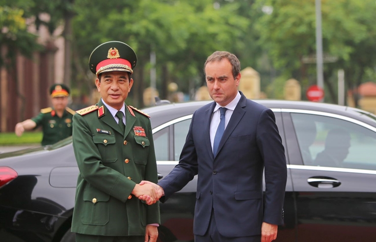Tăng cường hơn nữa quan hệ hợp tác quốc phòng giữa Việt Nam và Pháp