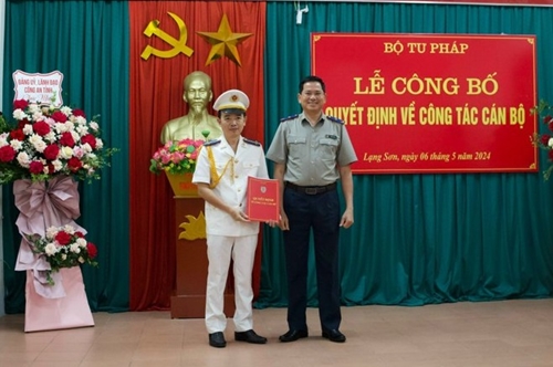 Trao quyết định bổ nhiệm Cục trưởng Cục Thi hành án dân sự tỉnh Lạng Sơn