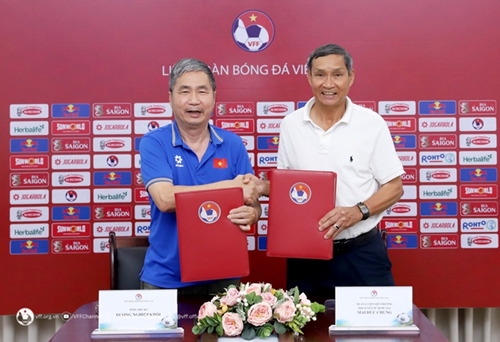 HLV Mai Đức Chung trở lại dẫn dắt tuyển nữ Việt Nam