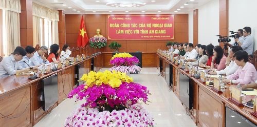 Đoàn công tác Bộ Ngoại giao thăm và làm việc với các tỉnh Đồng bằng Sông Cửu Long
