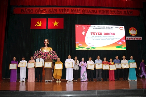 TP Hồ Chí Minh Tuyên dương 52 tập thể, 102 cá nhân tiêu biểu trong học tập và làm theo Bác