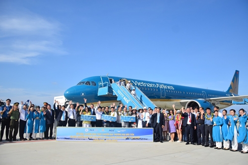 Sân bay Cam Ranh đã đón chuyến bay thương mại thứ 300 000