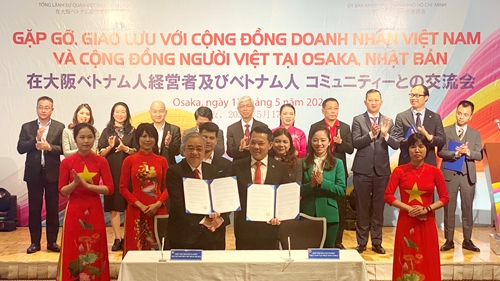 Lãnh đạo TP Hồ Chí Minh gặp gỡ cộng đồng người Việt tại TP Osaka, Nhật Bản