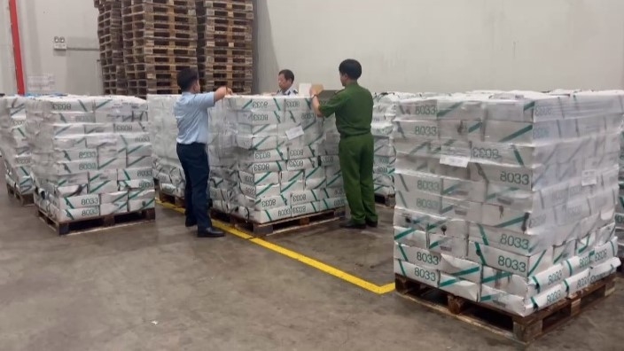 Hà Nội Tạm giữ 11,9 tấn thực phẩm nghi nhập lậu