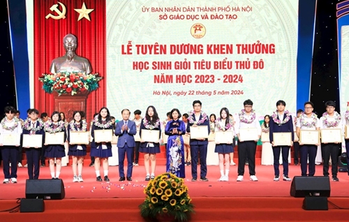 Tuyên dương 820 học sinh giỏi tiêu biểu của Thủ đô năm học 2023-2024