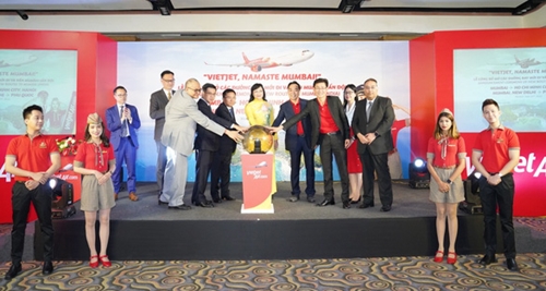 Vietjet Air opens routes connecting HCM City, Hanoi with Mumbai