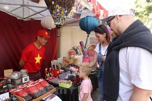 Vietnam participates in ASEAN bazaar in Argentina