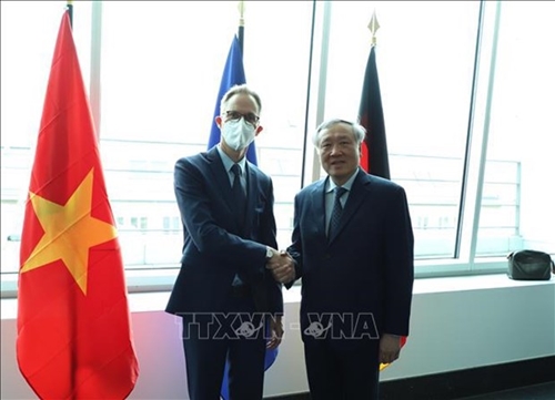 Chief Justice of Supreme People s Court pays working visit to Germany