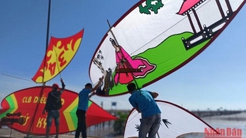 Thai Binh hosts second national kite festival