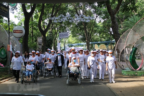 Ho Chi Minh City 5,000 people walk for AO victims