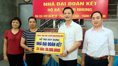 Bac Ninh strives to build 262 houses for poor households